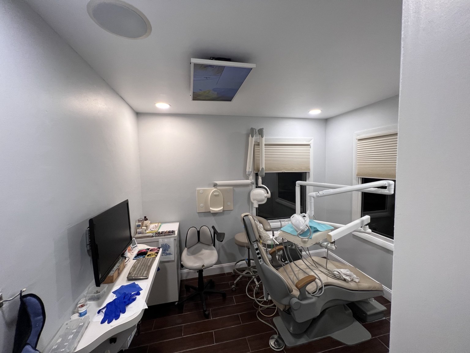 Another view of a finished commercial treatment room